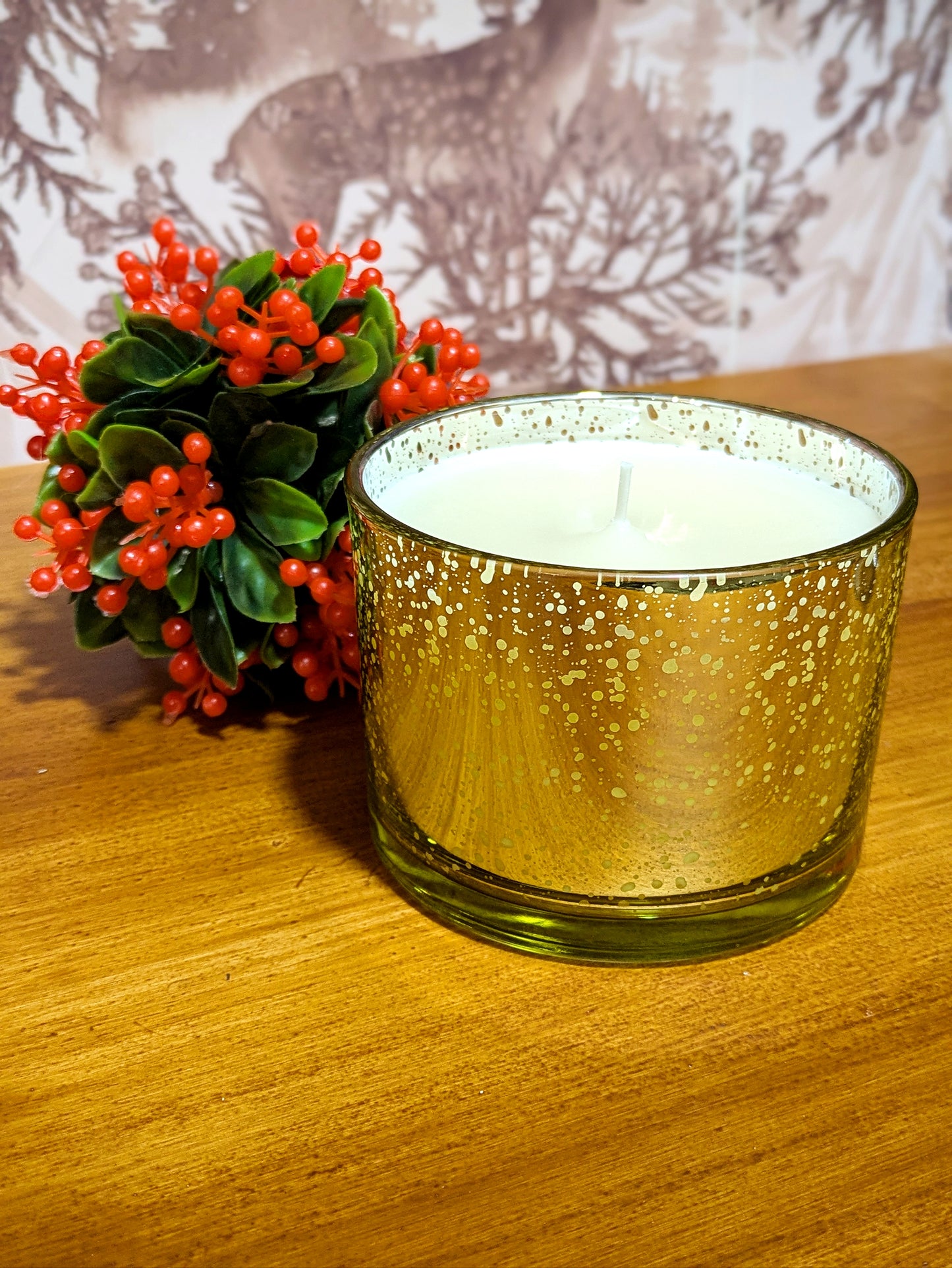 SALE- 16 oz Beeswax+ Coconut Oil Holiday EXCLUSIVE Glass Jar Candle- Mistletoe